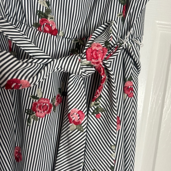 Calvin Klein Dress with embroidered flowers. - Picture 10 of 13